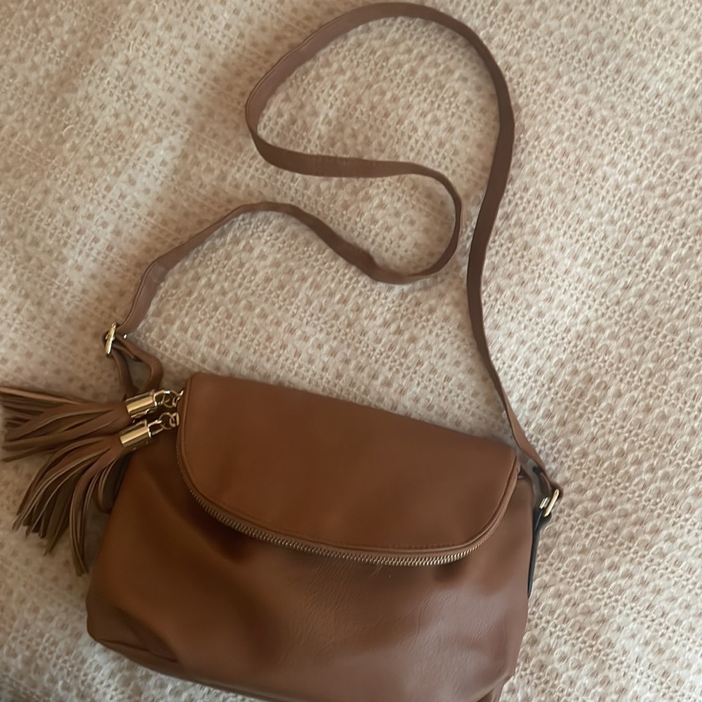 Brown crossbody bag with tassel